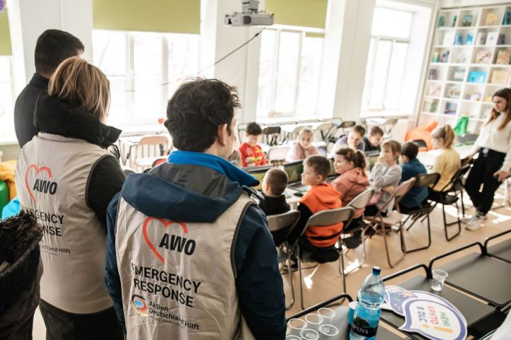 In Tschernihiv schafft AWO International zusammen mit der lokalen Partnerorganisation savED sichere Lernorte für Kinder