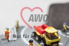 Lego-Figuren und Auto